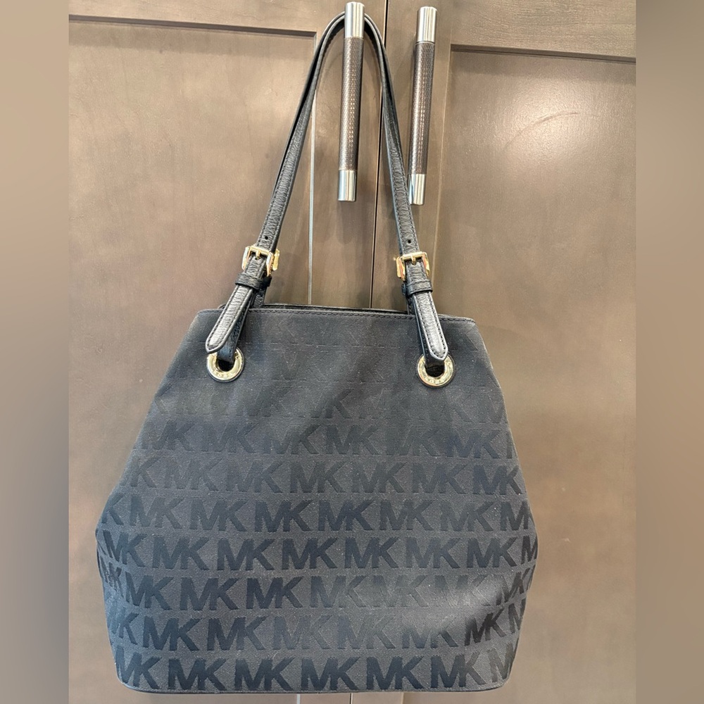 Michael Kors Jet Set Grab Bag Black on Black Logo - Picture 4 of 16